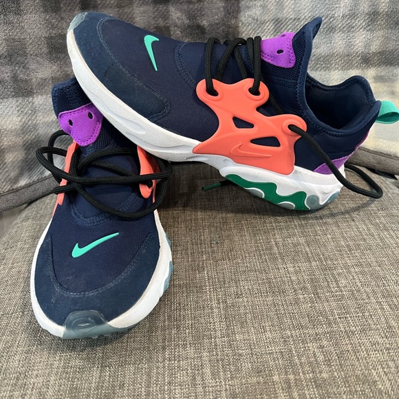 Nike Other - Nike kids shoes -size 5Y